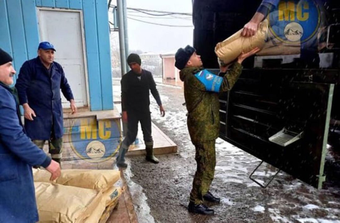 ՌԴ խաղաղապահների ուղեկցությամբ հումանիտար բեռ է հասցվել Արցախ