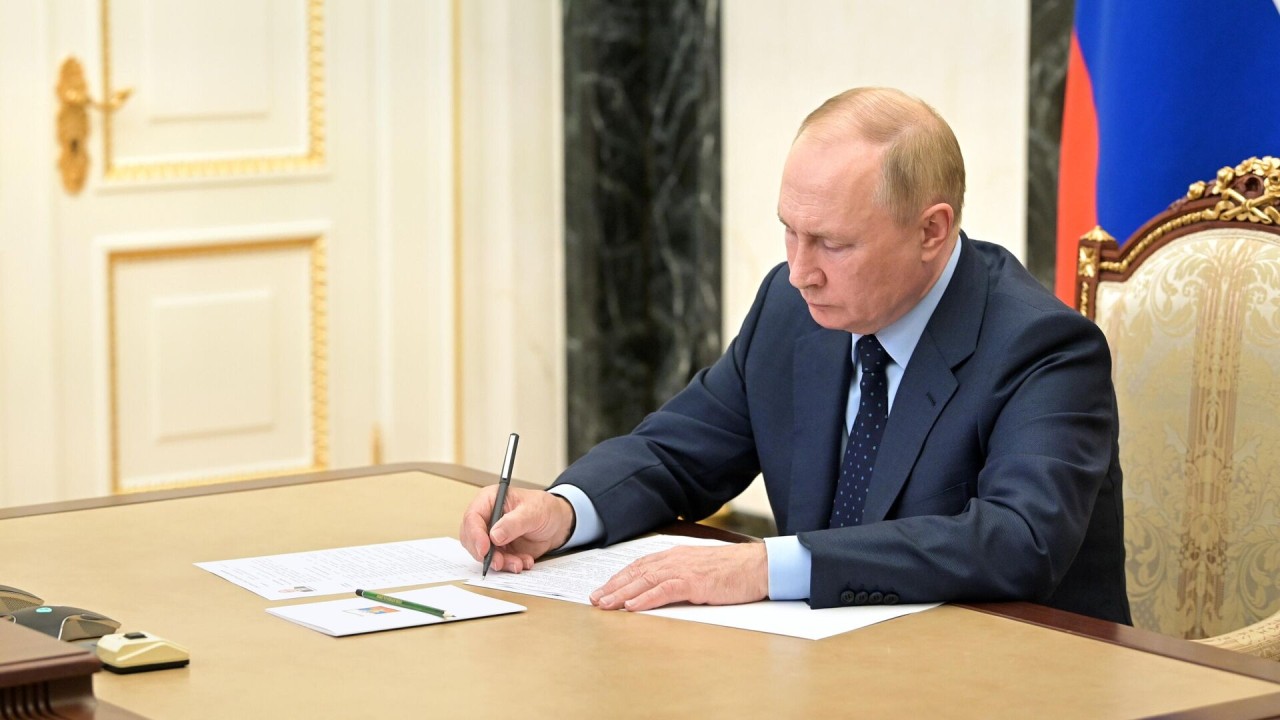 Պուտինը ռուսաստանցիների համար Ուկրաինայի քաղաքացիության դադարեցման մասին օրենք է ստորագրել