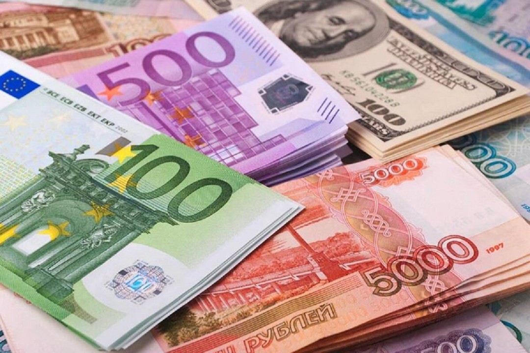 Դոլարն ու եվրոն թանկացել են. ռուբլին շարունակում է էժանանալ