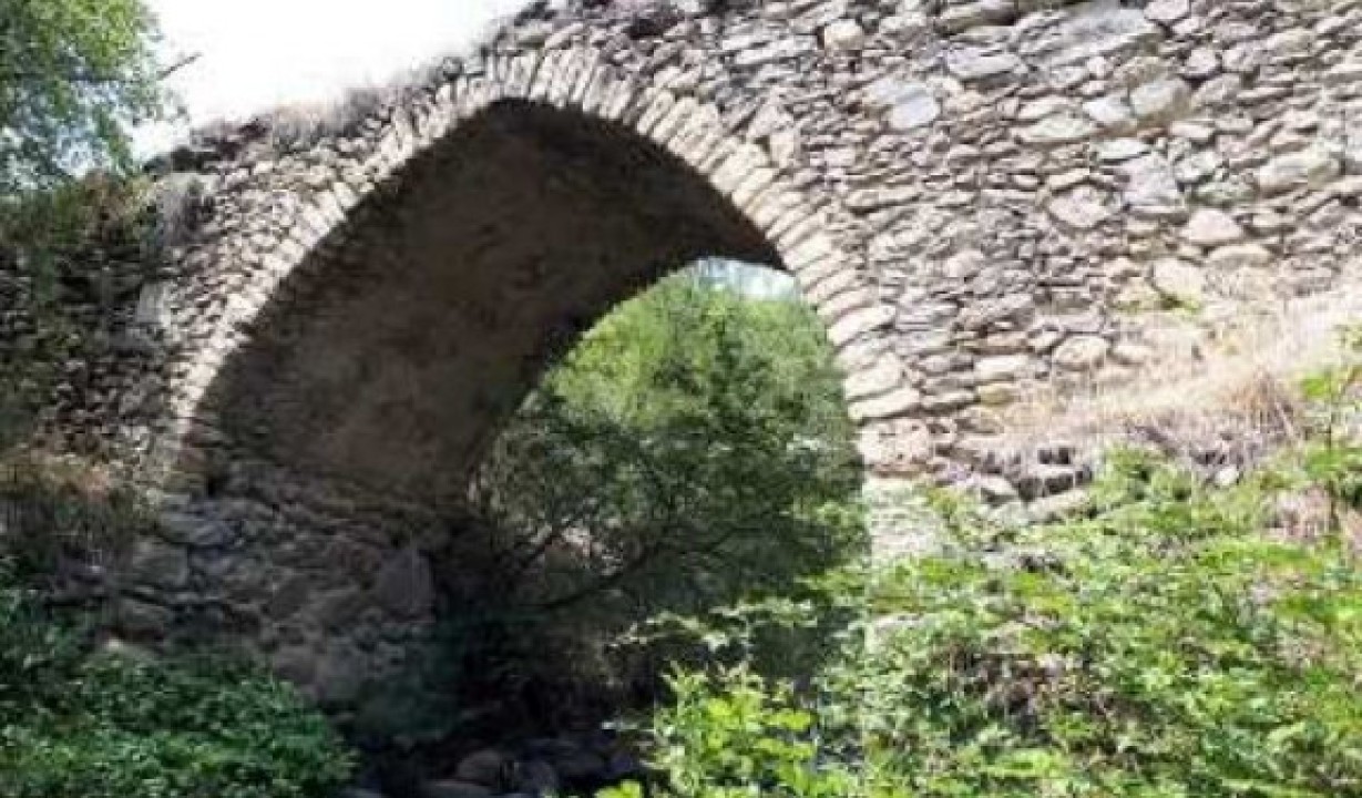 Հերթական մշակութային վանդալիզմը. Ադրբեջանցիները ավերել են Հալիվորի կամուրջը