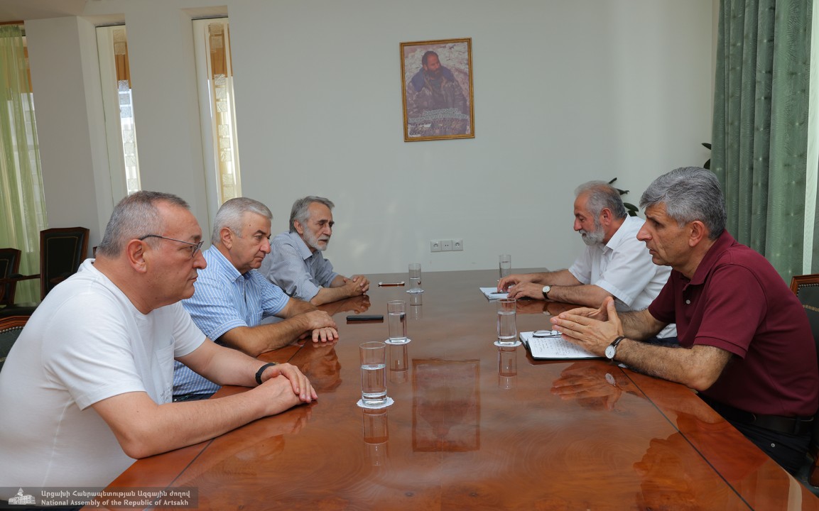 Դավիթ Իշխանյանը հանդիպել է ԱՀ Ազգային ժողովի նախկին 3 նախագահների հետ