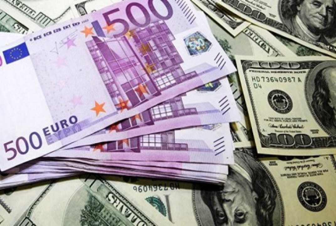 Դոլարի եւ եվրոյի փոխարժեքները նվազել են