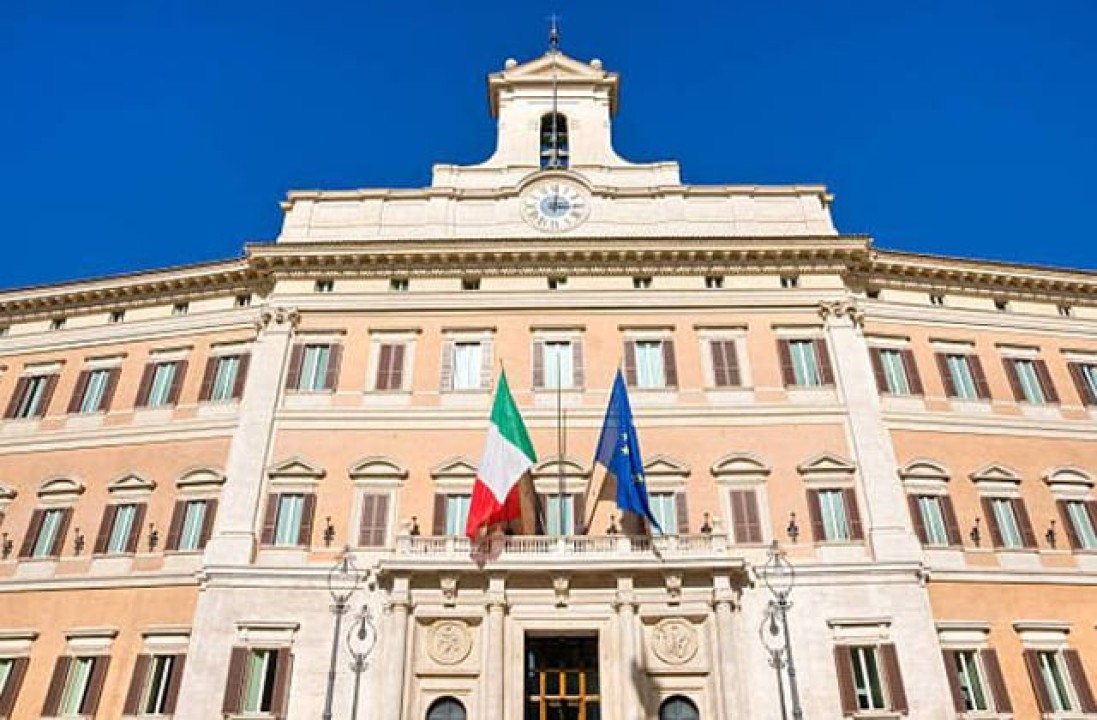 Իտալիայի խորհրդարանականները պահանջում են անհապաղ զինադադար, Լաչինի միջանցքի վերաբացում և բանակցությունների վերականգնում