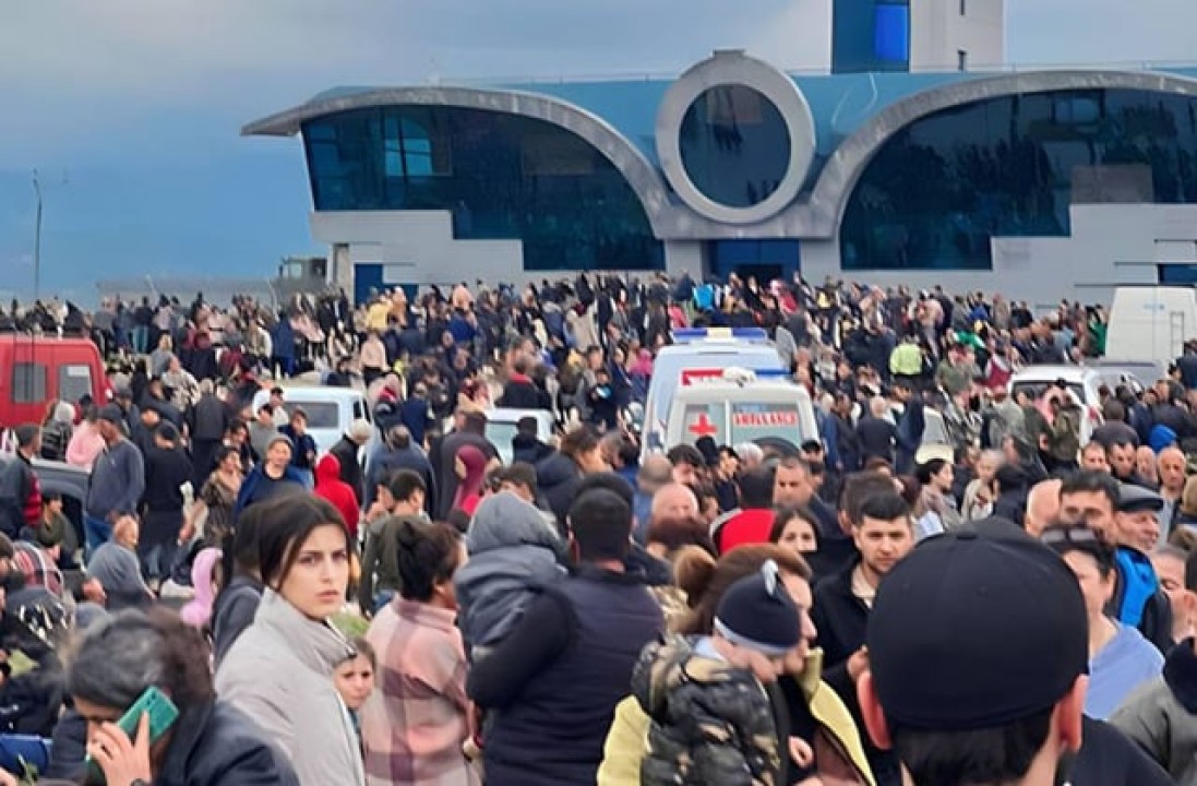 Ինչու են քաղաքացիները Ստեփանակերտի օդանավակայանում. ԼՂ ՄԻՊ-ը պարզաբանել է հրապարակված լուսանկարը