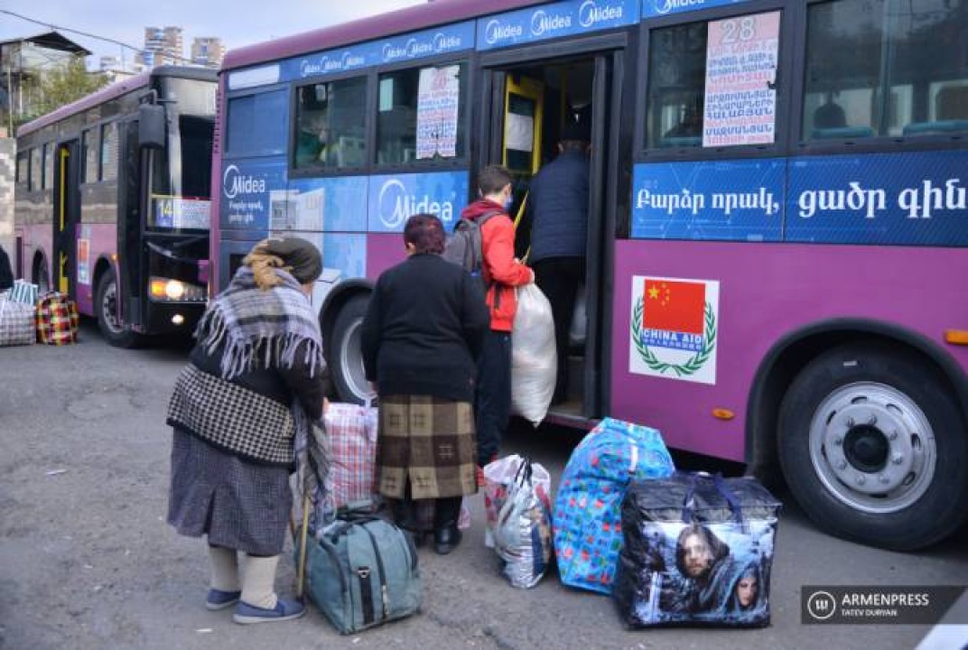 Հայաստանից վերջին երկու օրերին 90 ավտոբուս է մեկնել Ստեփանակերտ ու վերադարձել՝ տեղափոխելով բռնի տեղահանվածներին