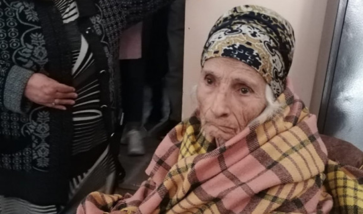 90-ամյա արցախցի տատիկը հասել է Գորիս, տեսել որդուն և մահացել նրա գրկում