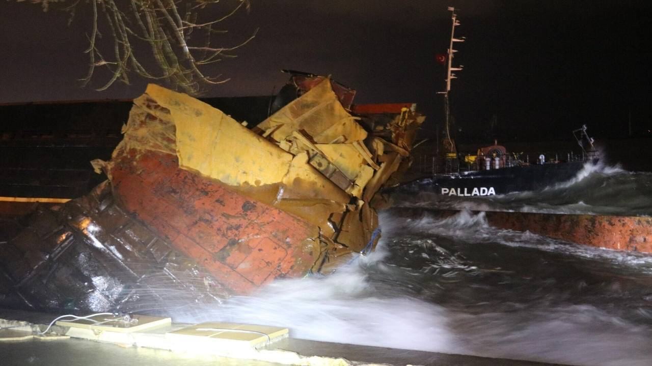 Սև ծովի ափերի մոտ թուրքական բեռնատար նավ է խորտակվել