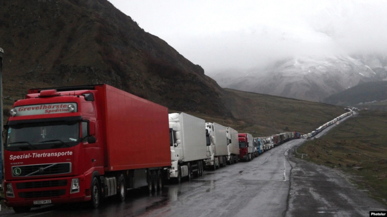 300 բեռնատար հետ է վերադառնում Վերին Լարսից. ՌԴ-ն արգելում է մուտք գործել