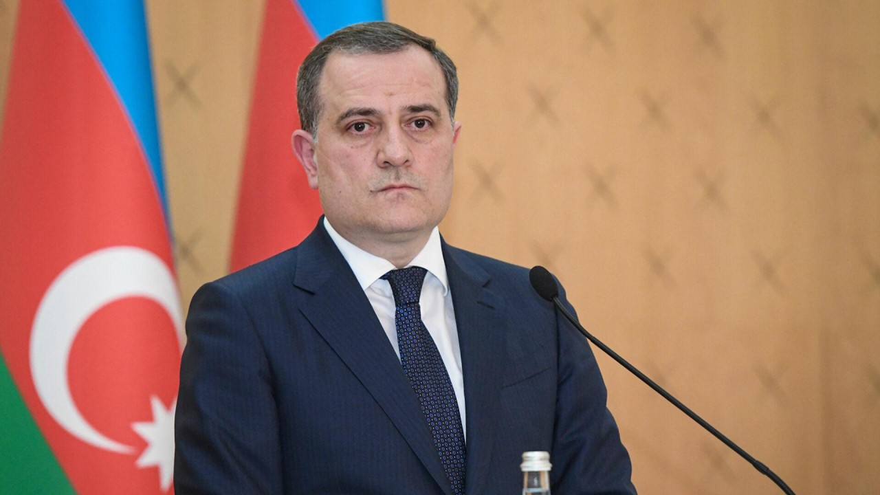 Ադրբեջանի ԱԳՆ ղեկավարը Թուրքիա է մեկնել Հայաստանի ԱԳՆ ղեկավարի հետ բանակցություններից հետո