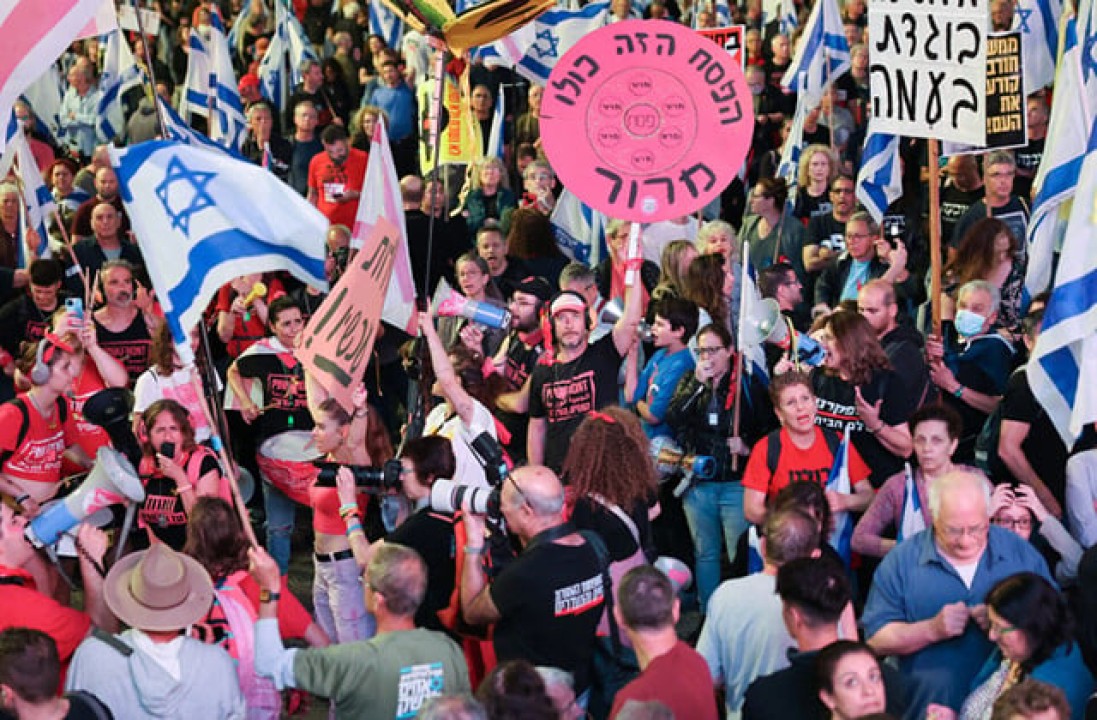 Իսրայելում հազարավոր մարդիկ դուրս են եկել փողոցներ՝ պահանջելով արտահերթ ընտրություններ